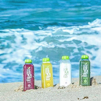 Last licks of summer calls for fresh sips of green juice! ☀️🌊🏄🏼Show us where you're taking your favorite